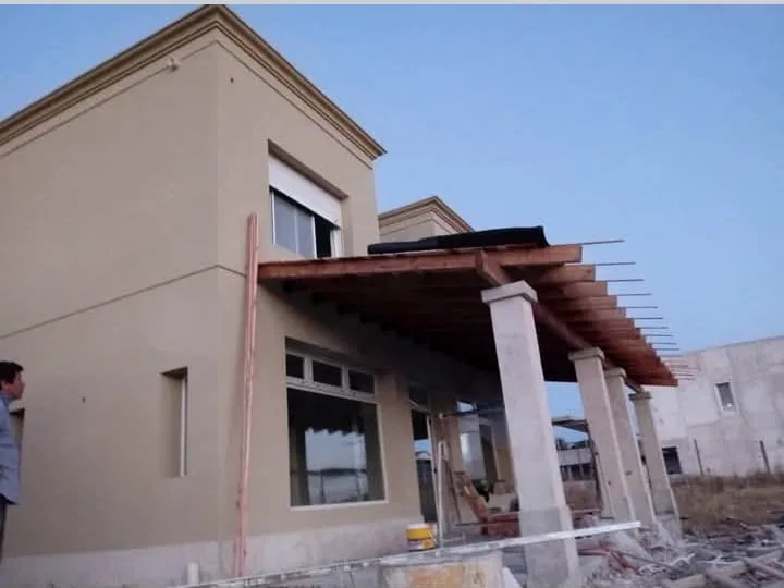 Casa con galería en construcción