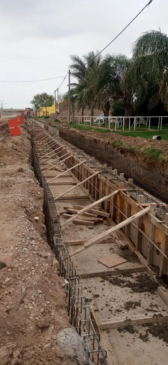 Excavación y vigas de fundación